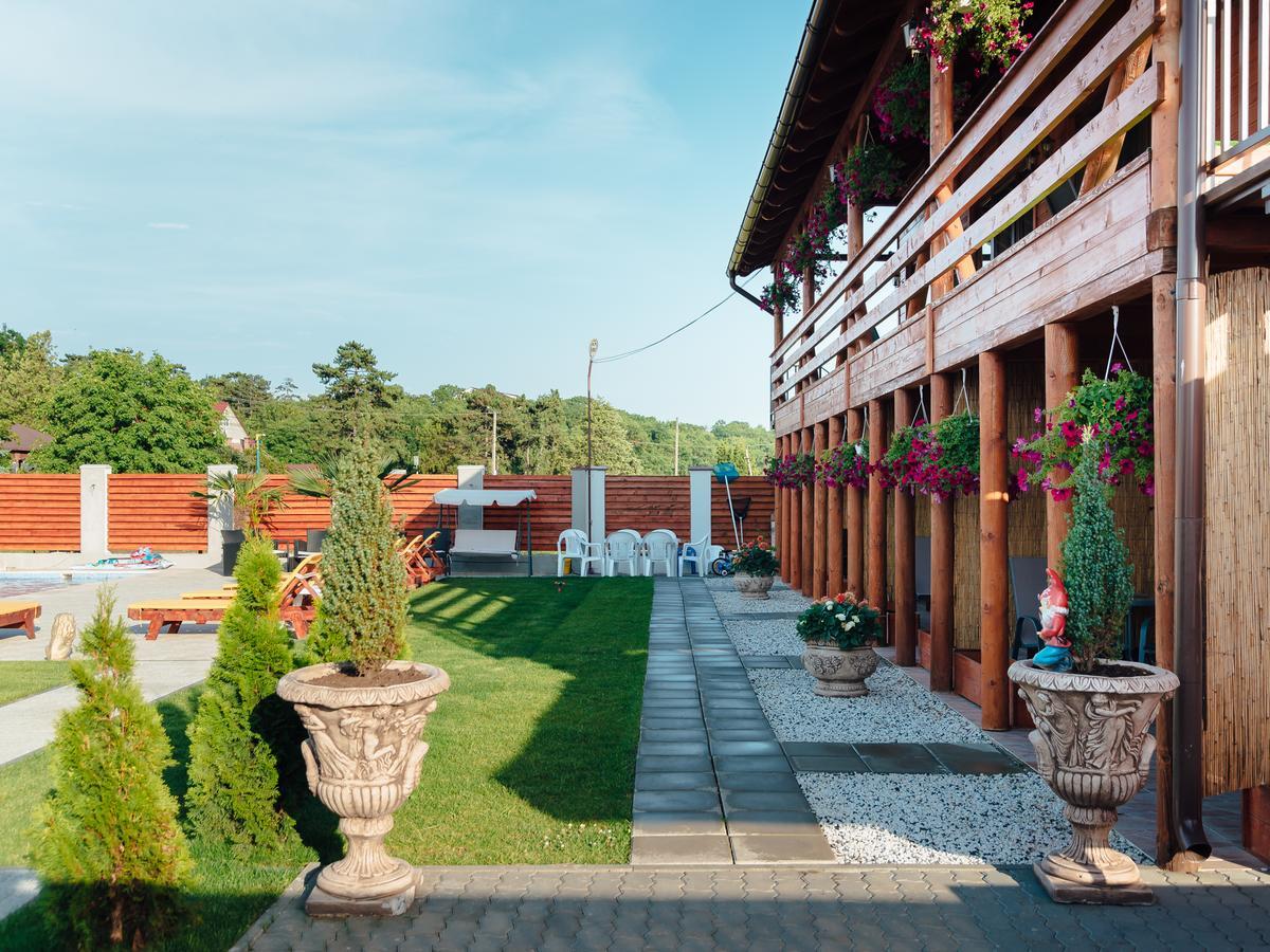 Отель Casa David Турда Экстерьер фото
